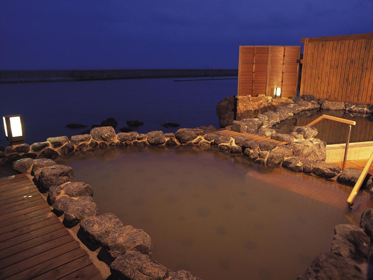 Отель Awaji Yumesenkei Sumoto Экстерьер фото