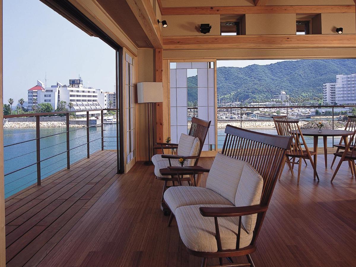Отель Awaji Yumesenkei Sumoto Экстерьер фото