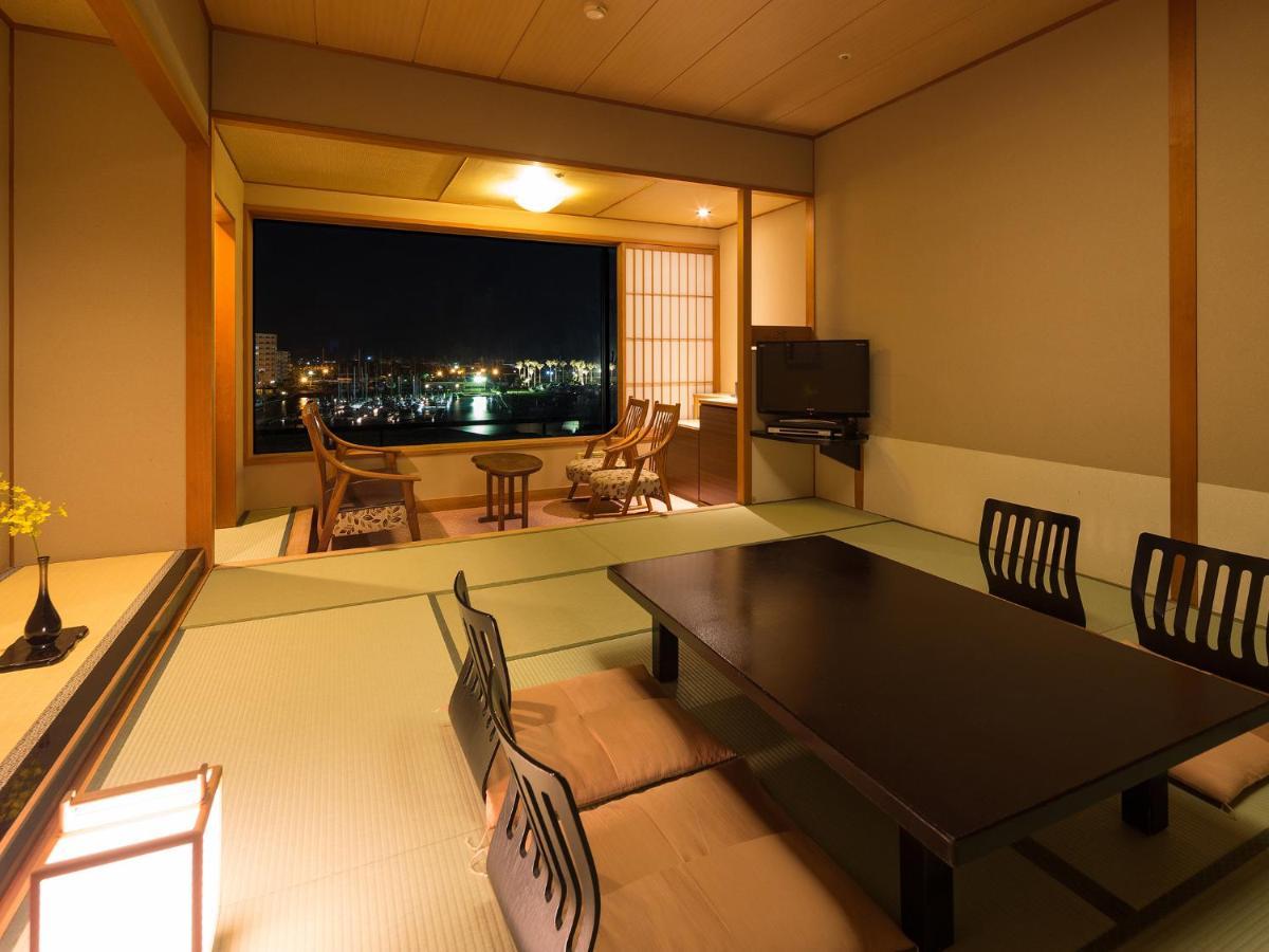 Отель Awaji Yumesenkei Sumoto Экстерьер фото