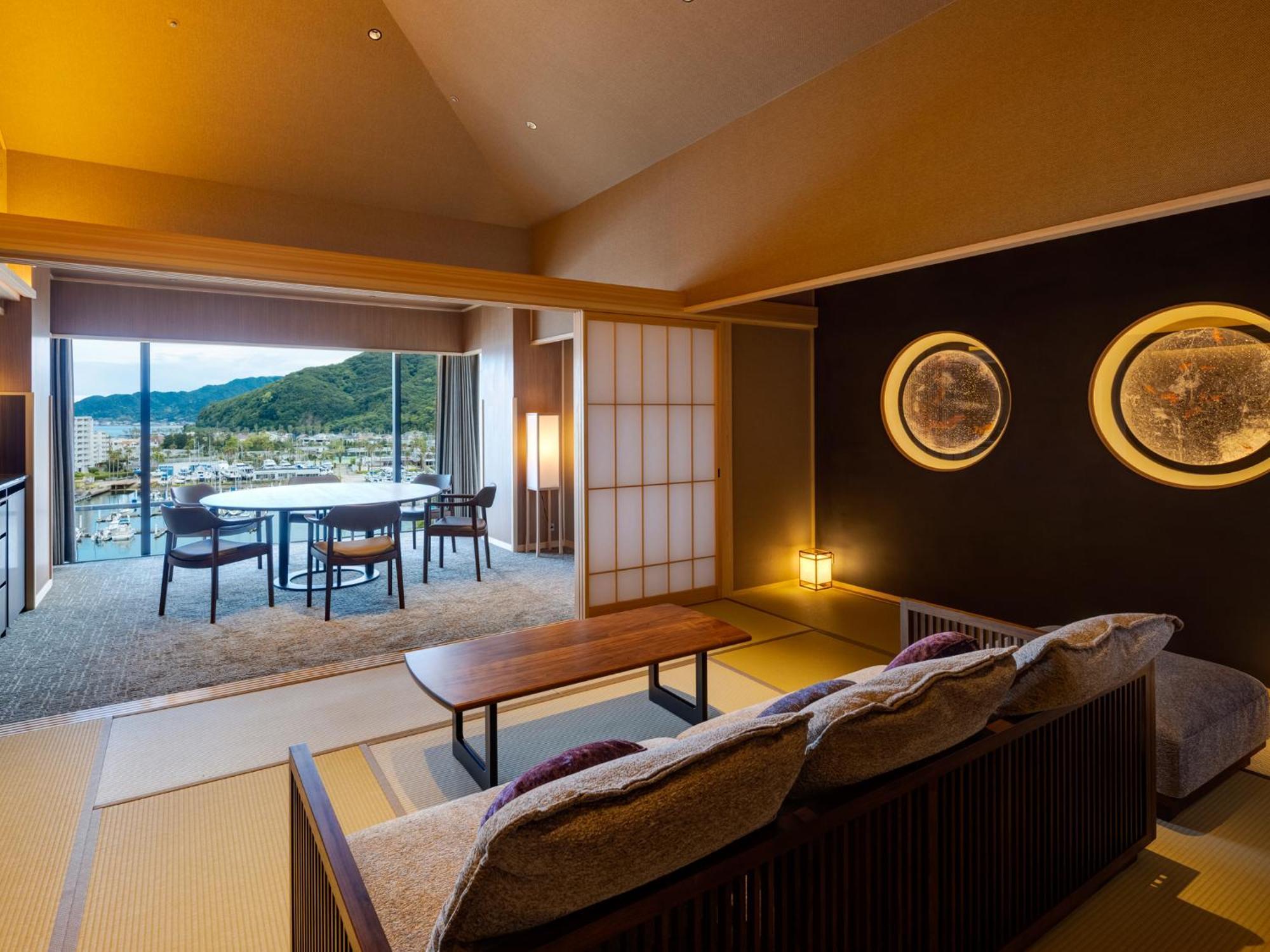 Отель Awaji Yumesenkei Sumoto Номер фото