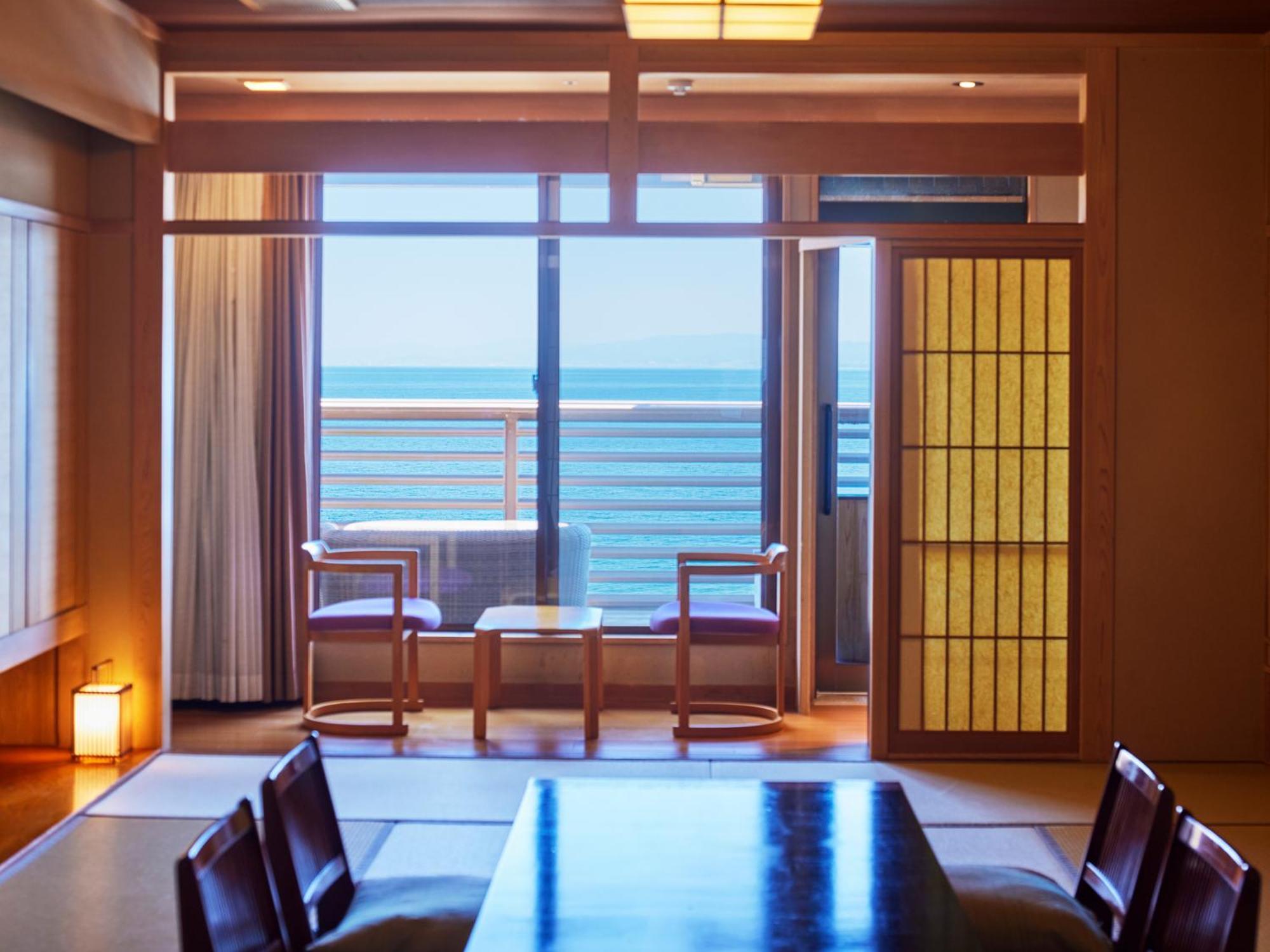 Отель Awaji Yumesenkei Sumoto Номер фото